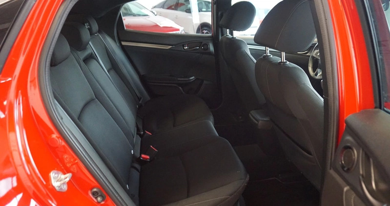 Honda Civic cena 67900 przebieg: 83046, rok produkcji 2018 z Sierpc małe 379
